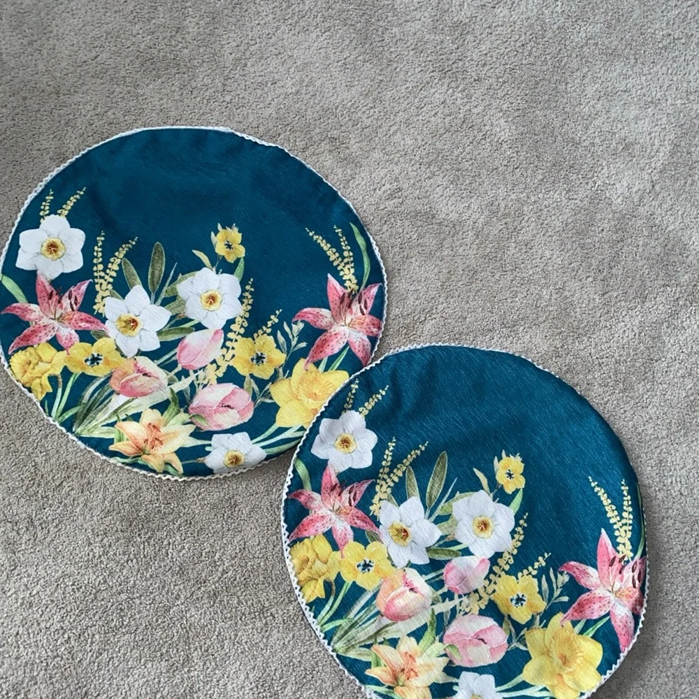Shabby Chic‎ Round Floral Cloth Placemats Set (2)